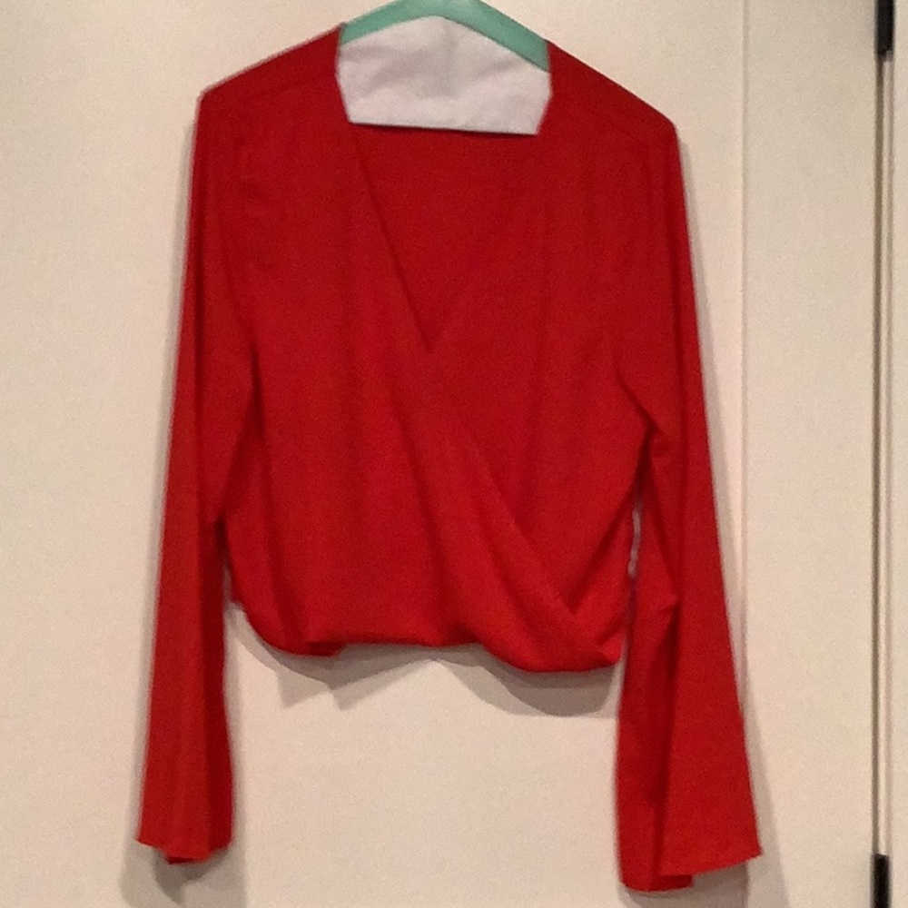 Gianni Bini long sleeve v neck cropped faux wrap blouse size L